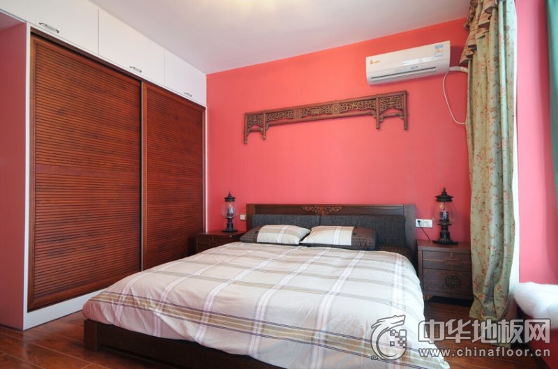 新中式风糖果色装修设计 卧室红色系木地板图片_6